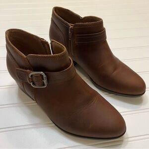 Clarks Adreena Brown‎ Leather Ankle Booties with Buckle Strap Size 8